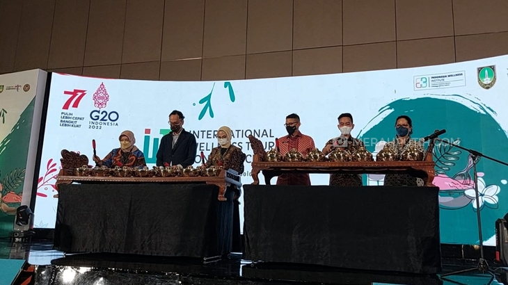 Menparekraf Sandiaga Uno membuka pemeran Internional Wellness Tourism di Hotel Alila Solo, Jawa Tengah, Jumat (5/8). (MP/Ismail)