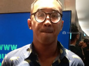 Rela Menabung Bertahun-Tahun Demi Sepatu Incaran