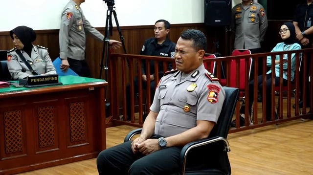 159 Ribu Netizen Teken Petisi Tolak Pemecatan Kompol Cosmas di Kasus Rantis Brimob Lindas Ojol