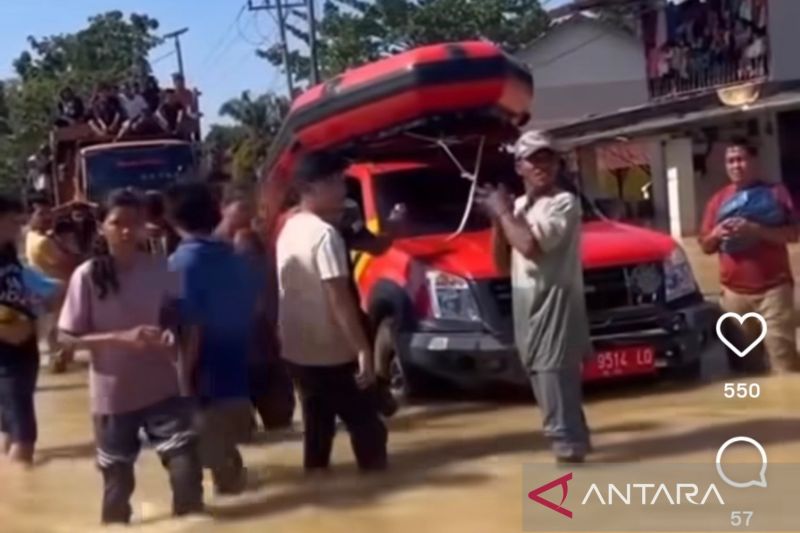 Viral Ibu Korban Banjir Ngamuk ke Tim SAR, Deputi Basarnas Maklum Situasi Bikin Orang Susah Berpikir Sehat
