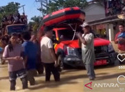 Viral Ibu Korban Banjir Ngamuk ke Tim SAR, Deputi Basarnas Maklum Situasi Bikin Orang Susah Berpikir Sehat