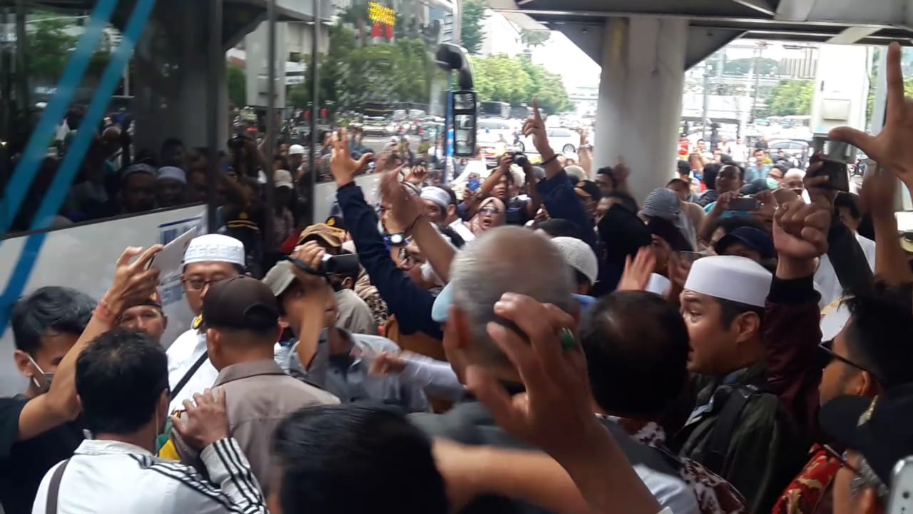 Bentrok antarpendukung Prabowo-Sandi di Jakarta