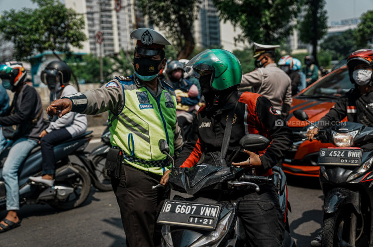 Nakes Hingga TNI-Polri Bisa Melintas di 100 Titik Penyekatan Jakarta
