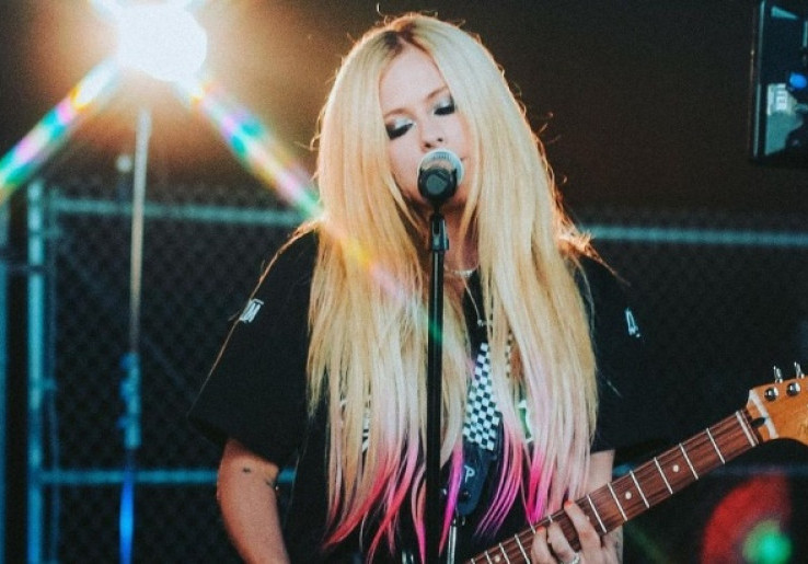 Konser Avril Lavigne di Asia Tenggara Kembali Tertunda