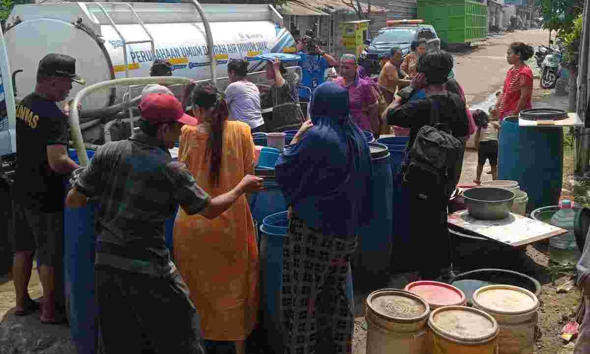 Gerak Cepat BPBD DKI Jakarta Atasi Krisis Air Bersih di Kalideres