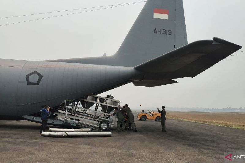 11 Pesawat Angkut  TNI AU Tetap Siaga Lakukan Operasi Pemadaman Karhutla