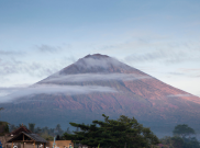 Masyarakat Bali Membaur Bantu Pengungsi Gunung Agung
