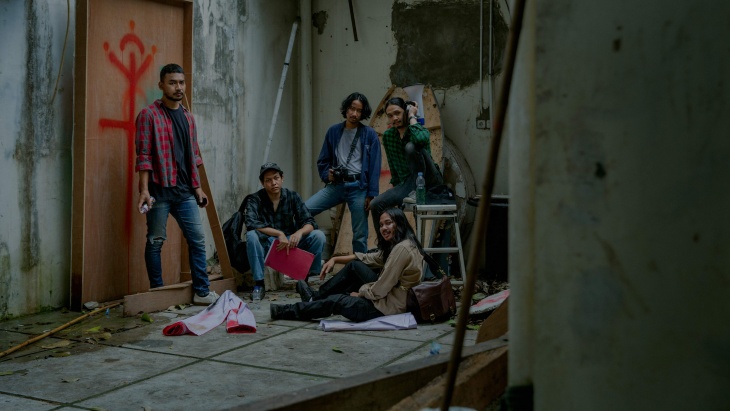 Penuh Kejutan, .Feast Rilis Video Musik 'Bintang Massa Aksi'