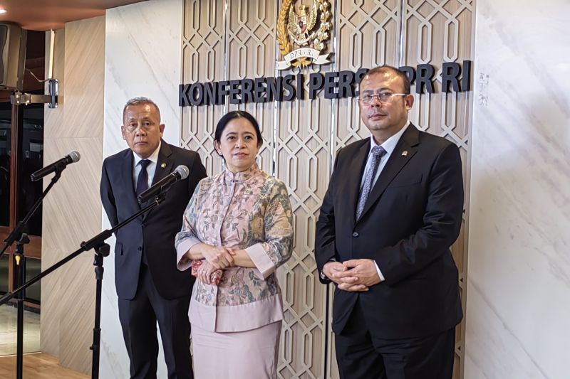 DPR Serahkan 24 Calon Dubes Buat Dilantik Pemerintah