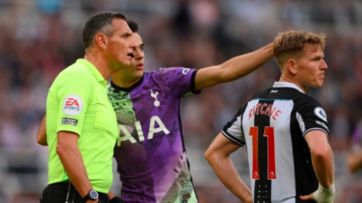 Diwarnai Darurat Medis di Stadion, Newcastle Gagal Taklukkan Tottenham Hotspur