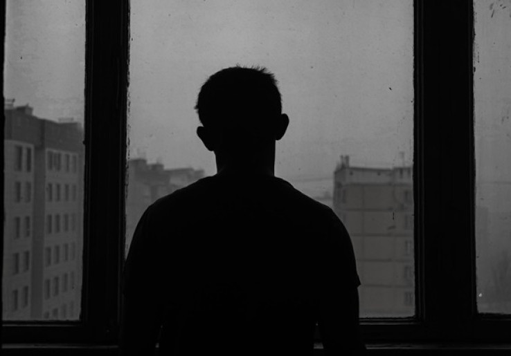 Bukan Sekadar Mood Swing Biasa! Ini Beda Bipolar dan Depresi yang Wajib Diketahui