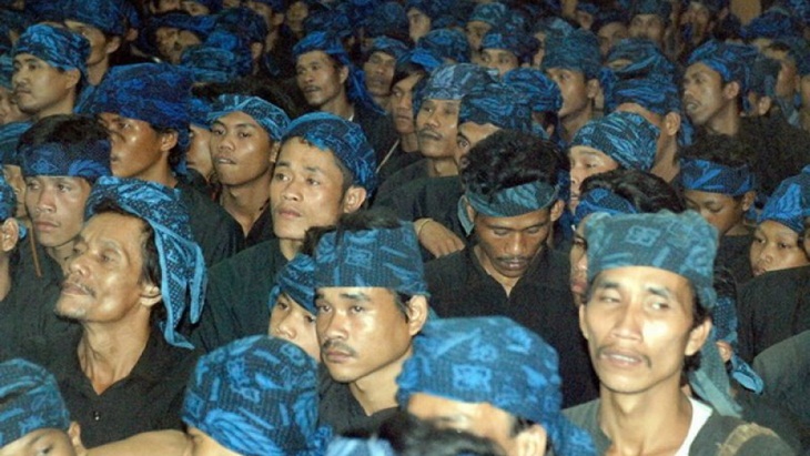 Warga Baduy saat upacara Seba Baduy, di Pendopo Kantor Gubernur Banten. (ANTARA/ASEP FATHULRAMAN)