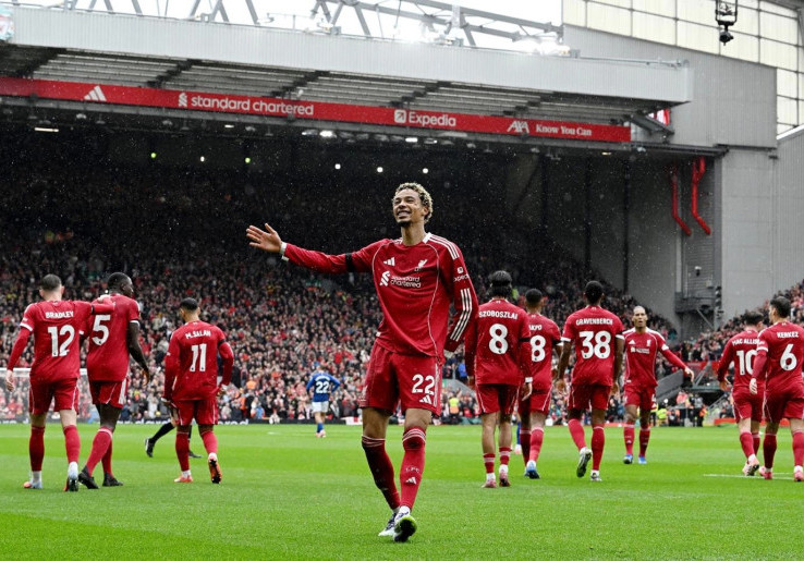 Liverpool Bungkam Everton 2-1, Pertahankan Kemenangan Beruntun di Premier League