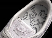 Sepatu Kolaborasi Kaws x Air Jordan Dijual Reseller Tidak Asli