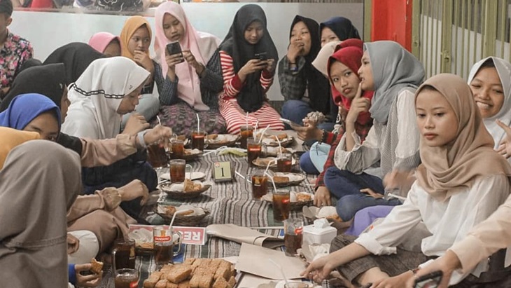 Tipikal Anak Bukber di Tongkrongan