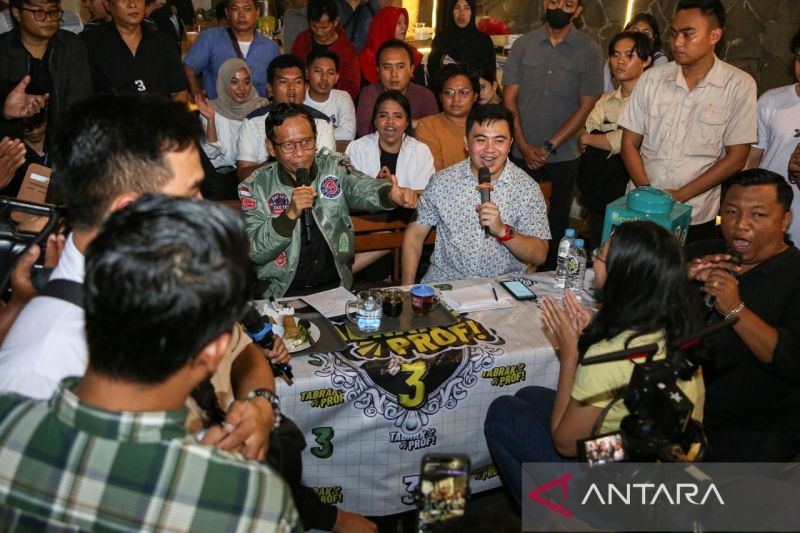 Jokowi Disarankan Ikuti Contoh Keteladanan Mahfud Mundur dari Kabinet