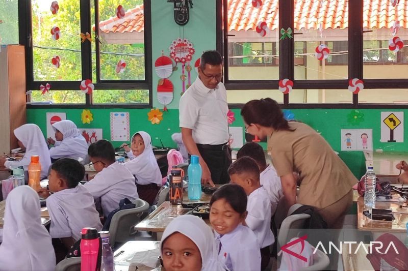 Uji Coba Seporsi Rp 25.000, DKI Berdayakan Kantin Sekolah dan UMKM 
