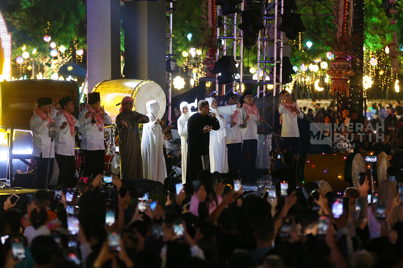 Haddad Alwi Meriahkan Panggung Malam Takbiran Eid Mubarak Jakarta di Bundaran HI