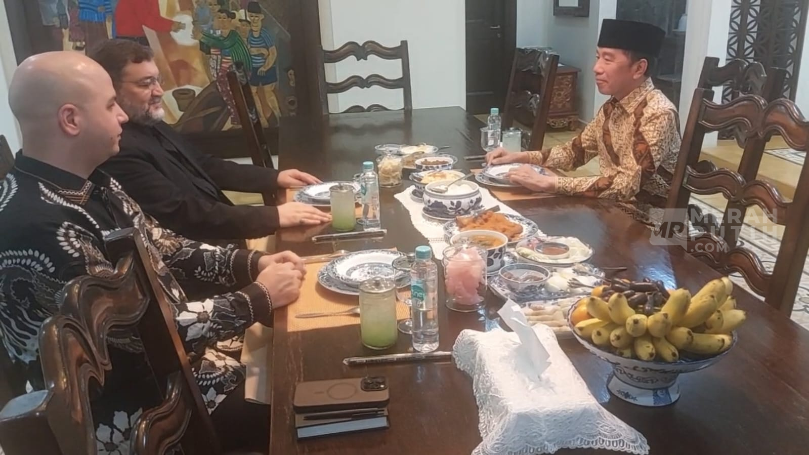 Dubes Iran Sowan ke Jokowi dan Ajak Makan, Jaga Hubungan Diplomatik Kedua Negara