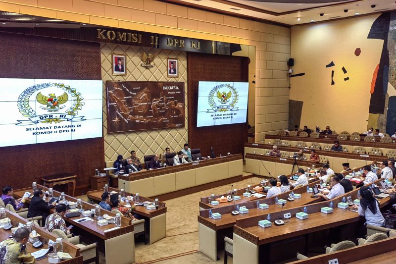 Mendagri Serahkan 10 Poin Perppu Pemilu ke Komisi II DPR