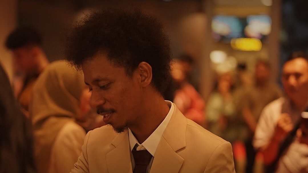 Lirik 'Lesung Pipi' Yang Dinyanyikan dan Diciptakan Raim Laode Buat Film Komang