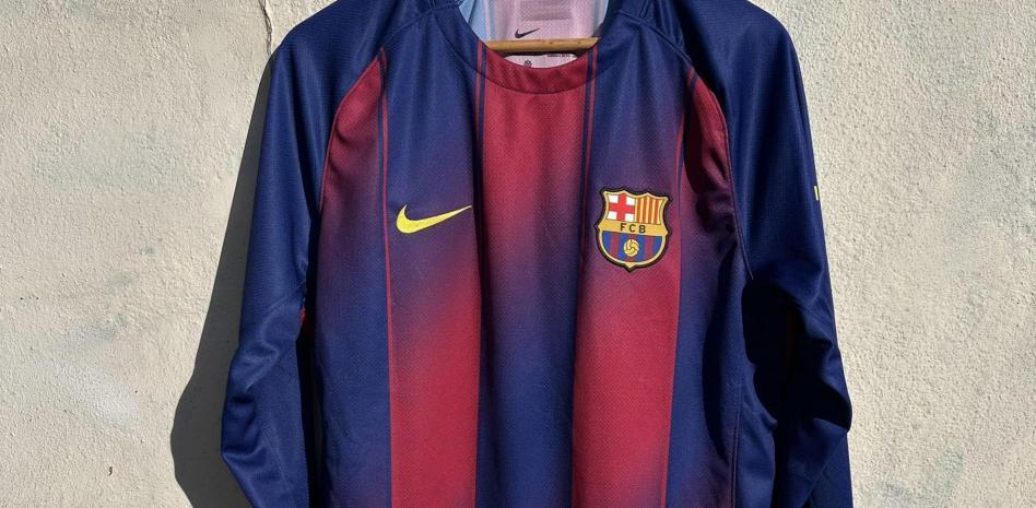 Jersey Barcelona 2025/2026 Bocor, Kembali Tampilkan Warna Gradasi?