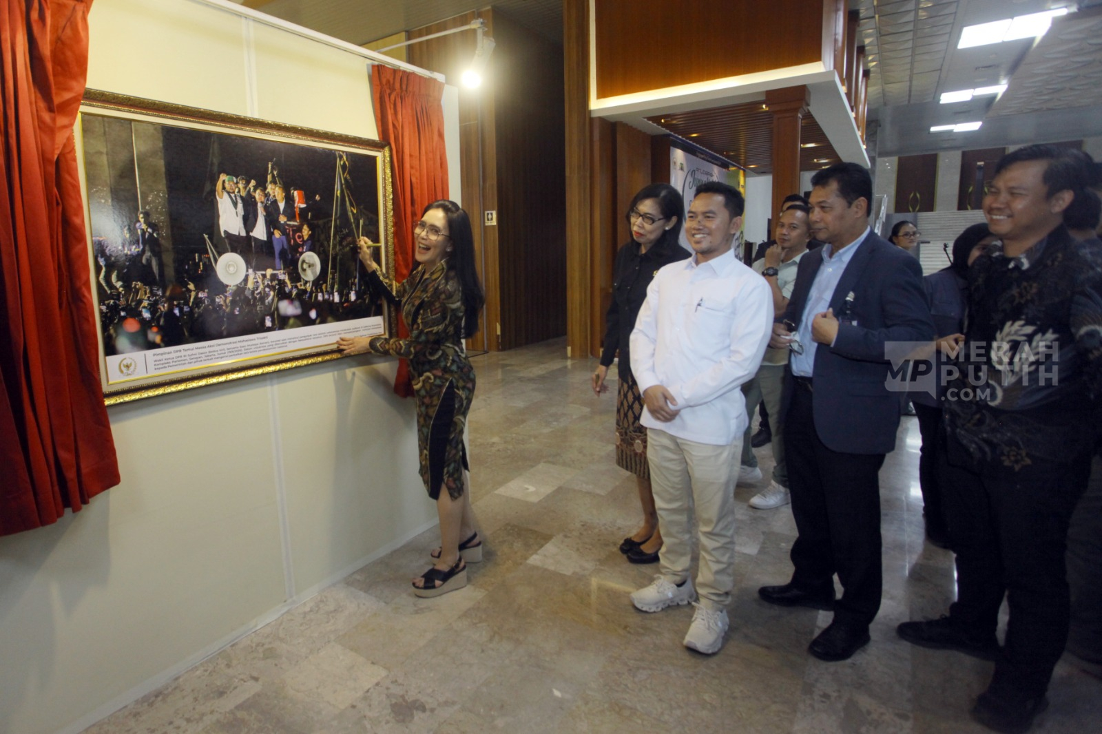 Pameran Foto Warna-Warna Parlemen 2026 Bertajuk Mengawal dan Mewujudkan Indonesia Emas