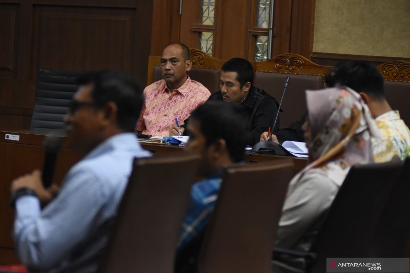 Sidang kasus korupsi dengan terdakwa Mulyana di Pengadilan Tipikor