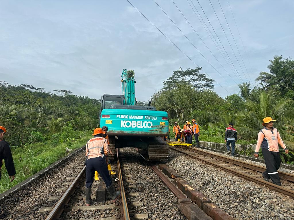 Longsor di Banyumas, 10 Perjalanan KA Daop 6 Yogyakarta Dialihkan