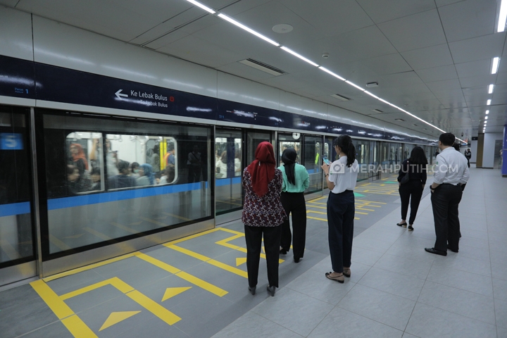perjalanan setengah hari menjajal MRT baru di Ibu Kota Indonesia