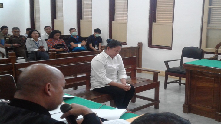 Suasana sidang penistaan agama dengan terdakwa Meliana