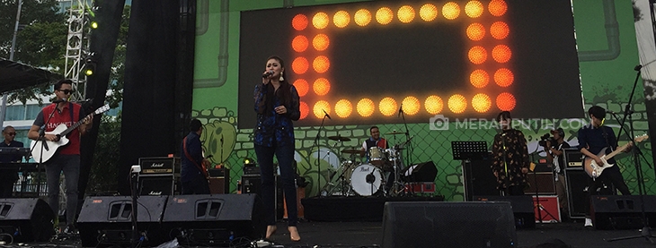 Shaden Gebrak The 90s Festival lewat Dunia Belum Berakhir