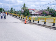 Struktur Miring, Jembatan Sungai Rokan Riau Ditutup Total Selama 5 Pekan