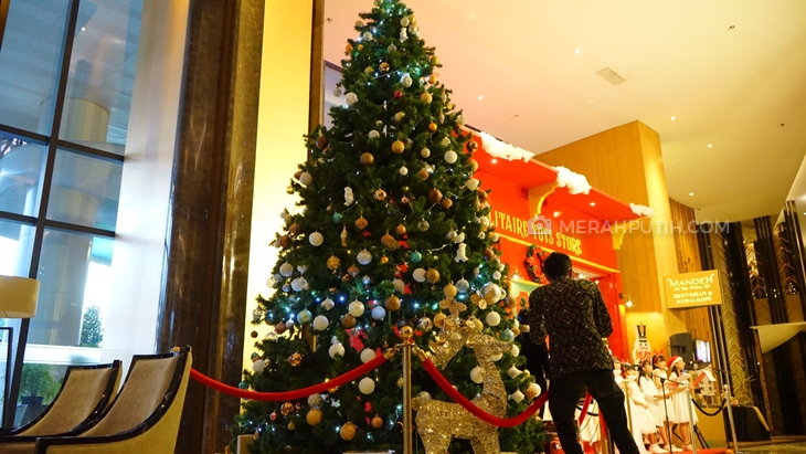 Tree Lighting Buka Festive Season di JHL Solitaire  