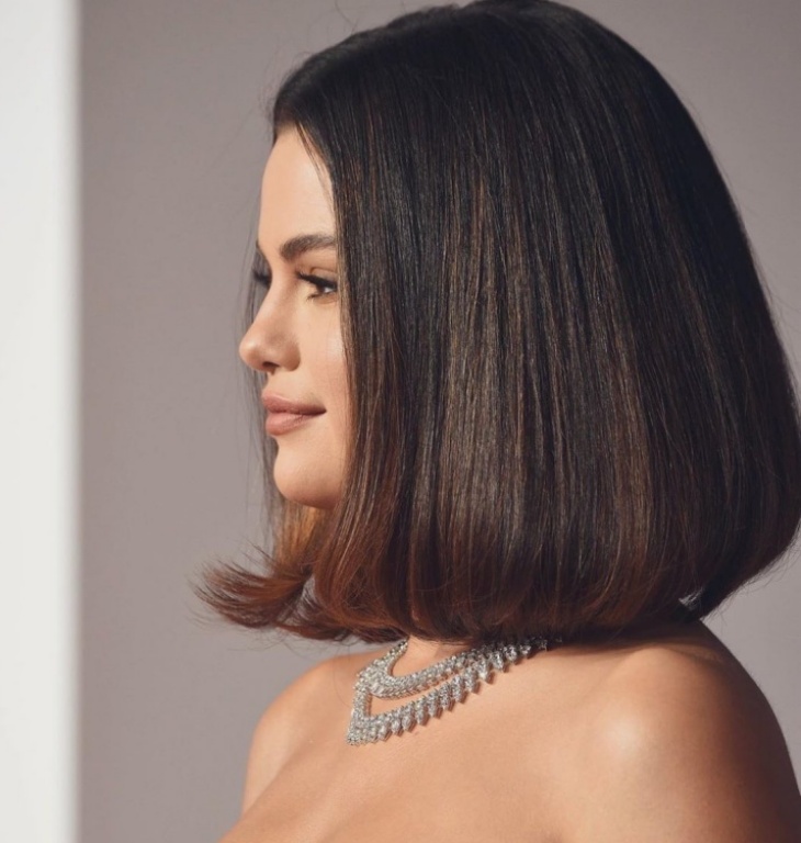  Selena Gomez dengan rambut bobnya. (Foto instagram @selenagomez) 