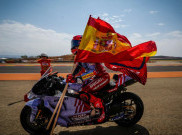 Marc Marquez Ajak Kru Honda untuk Rayakan Kemenangan MotoGP Aragon 2024