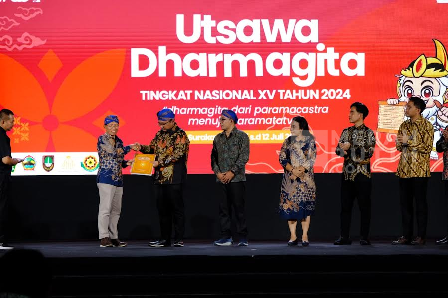 Didampingi Gibran, Menang Yaqut Luncurkan Kitab Suci Braille, Isyarat, dan Video Book
