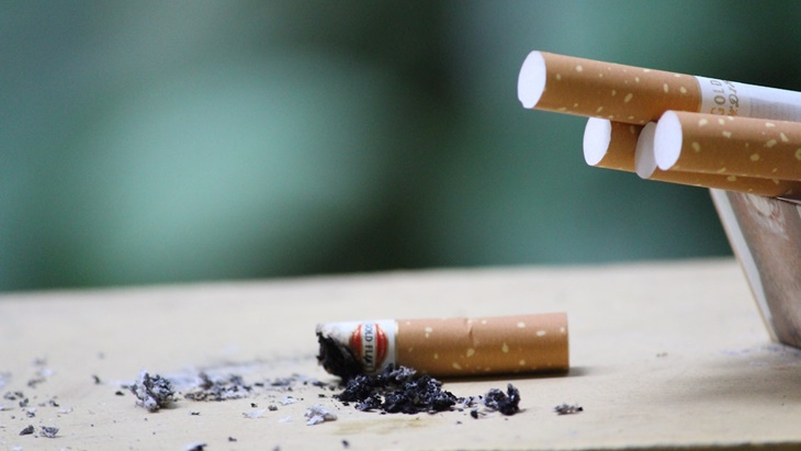 Pakar Kesehatan Sarankan Buka Puasa Jangan dengan Rokok