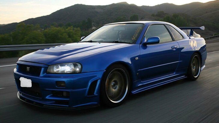 mobil R34 Nissan Skyline GT-R