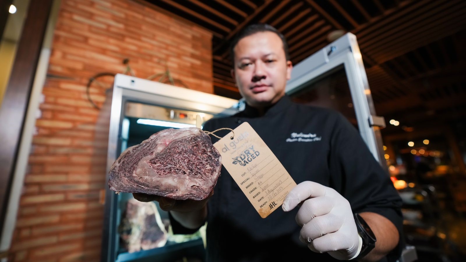 Al Gusto JHL Solitaire Hadirkan Menu Daging Dry-Aged Premium