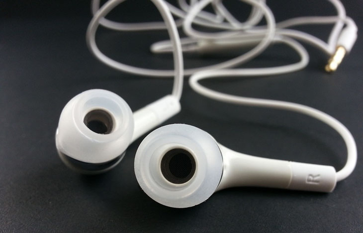Sayangi Telinga, Begini Cara Benar Pakai Earphone