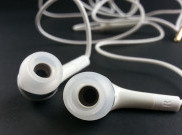 Sayangi Telinga, Begini Cara Benar Pakai Earphone