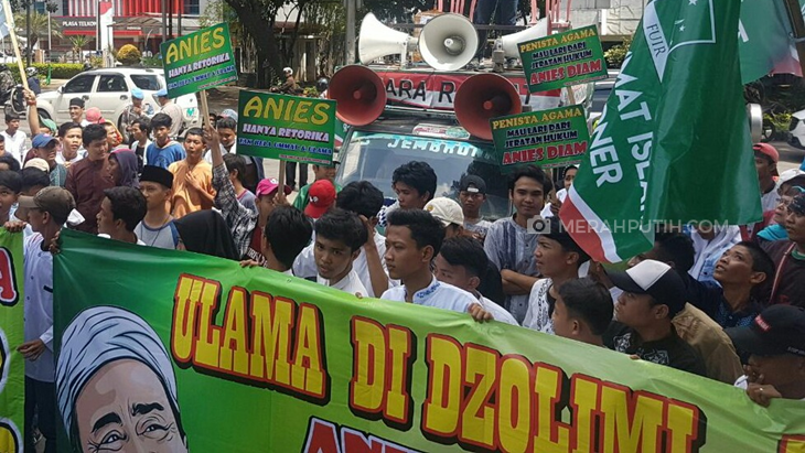 Ketika Anies Dianggap Tak Peduli Ulama yang Dizalimi