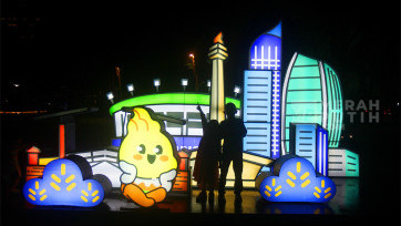Keceriaan Anak-anak Kunjungi Jakarta Light Festival 2025 di Lapangan Banteng