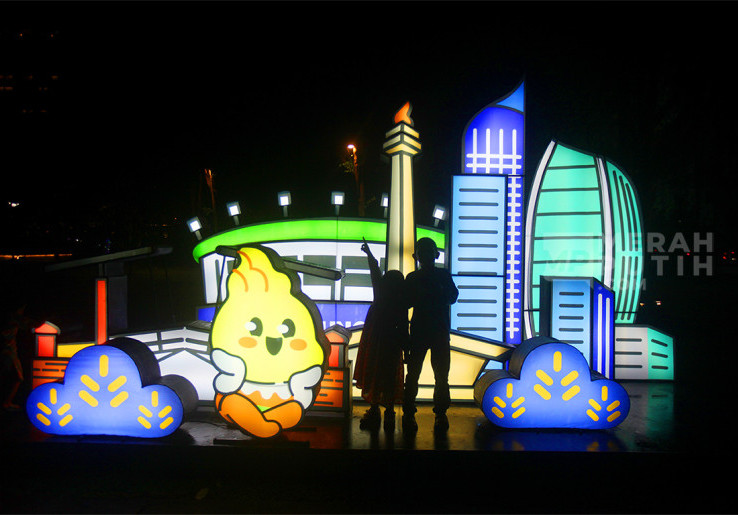Keceriaan Anak-anak Kunjungi Jakarta Light Festival 2025 di Lapangan Banteng