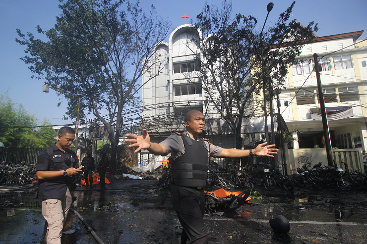 Serangan kelompok teroris JI di Surabaya, Jawa Timur