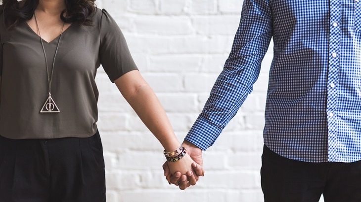 Cinlok Sama Teman Kantor, Antara Hati dan Risiko 
