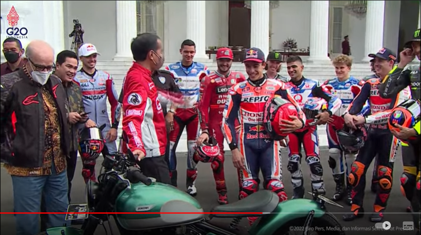 Setelah Berbincang dan Foto Bersama, Jokowi Lepas 20 Pembalap MotoGP Berparade di Jakarta