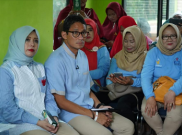 Sandiaga Coba Madu Terbaik Dunia Asli Hutan Jakarta, Kayak Apa Rasanya Ya?