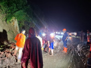 Tebing Irung Petruk Longsor Tutup Jalur Boyolali ke Borobudur